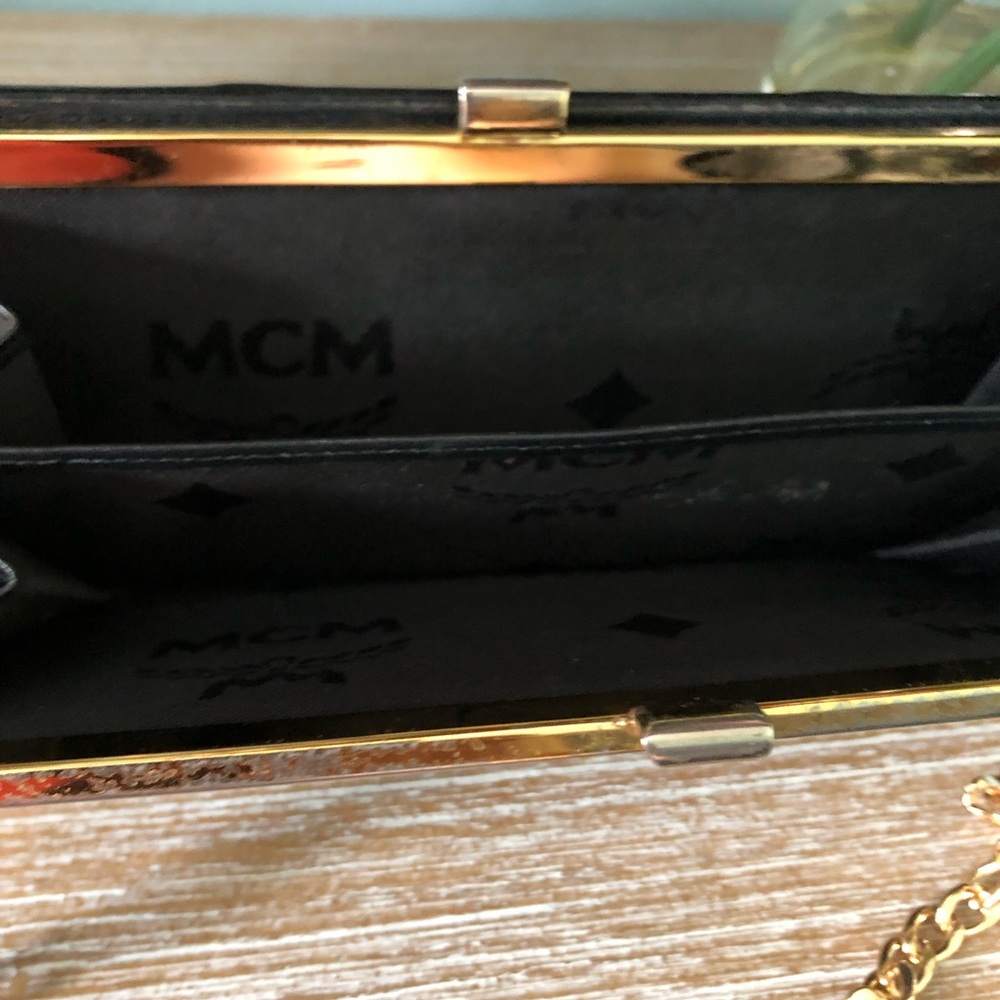 MCM charms crossbody blk wallet - Picture 9 of 15